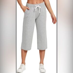 Gray cropped athletic pant